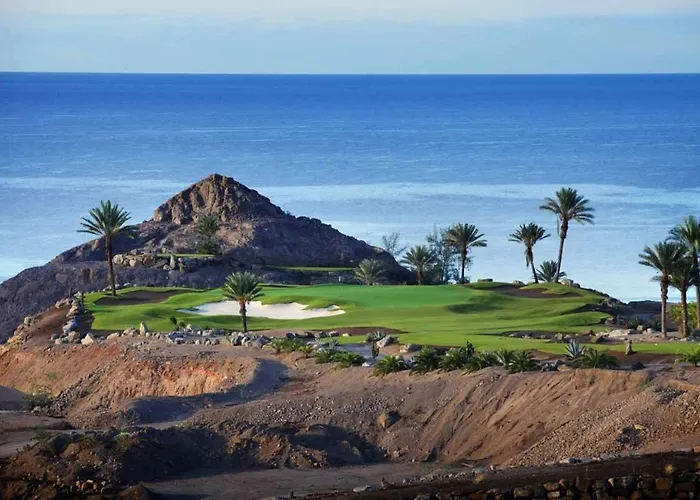 Tauro Golf & 빌라 *